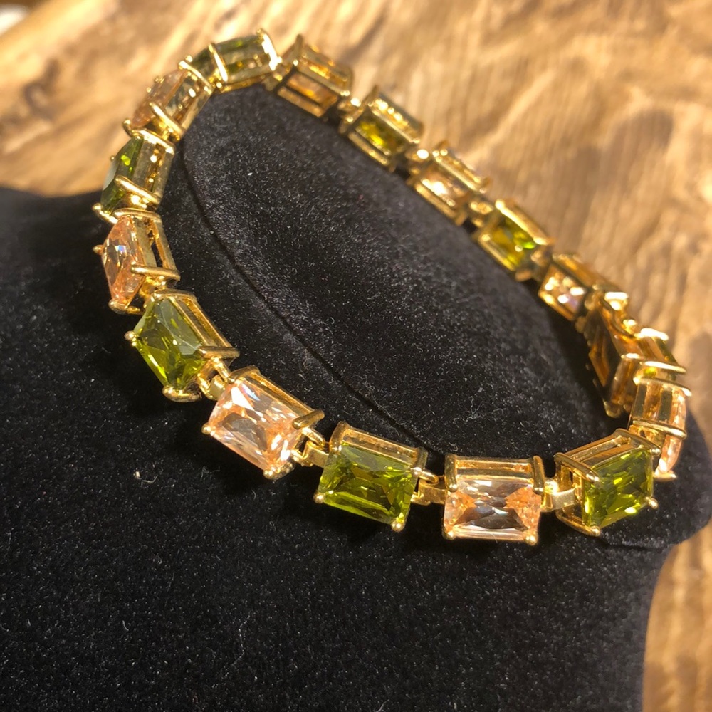 🍀green blush pink gem bracelet